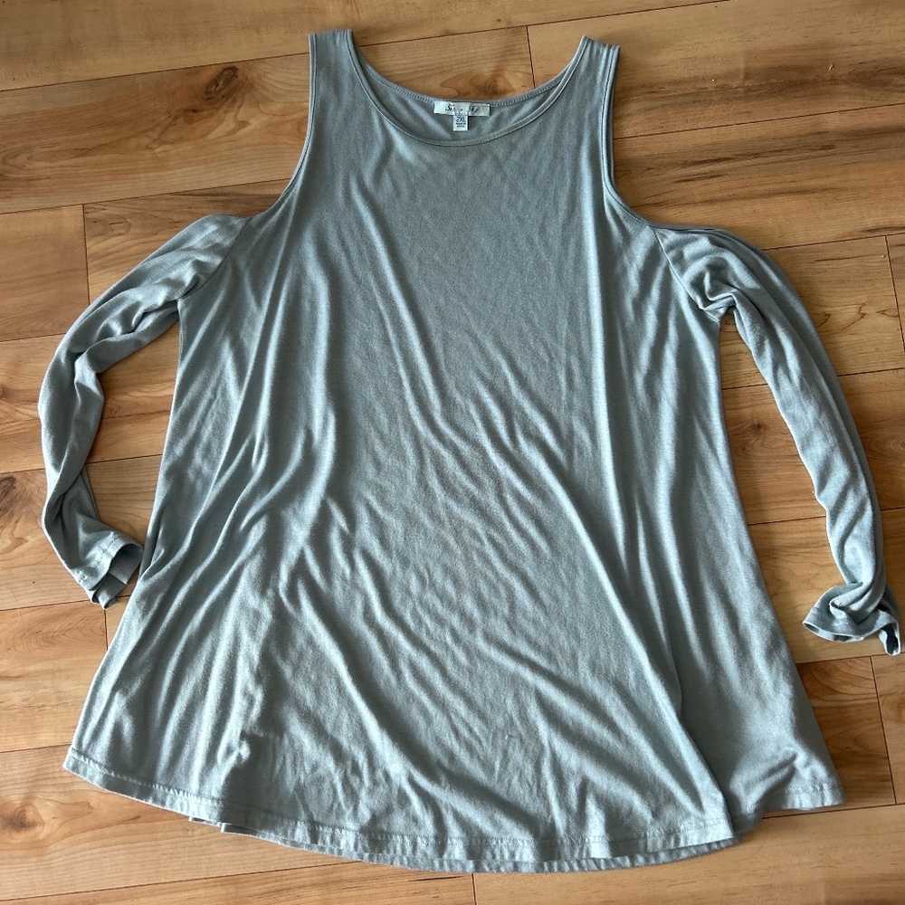 Teal shirt with open shoulders